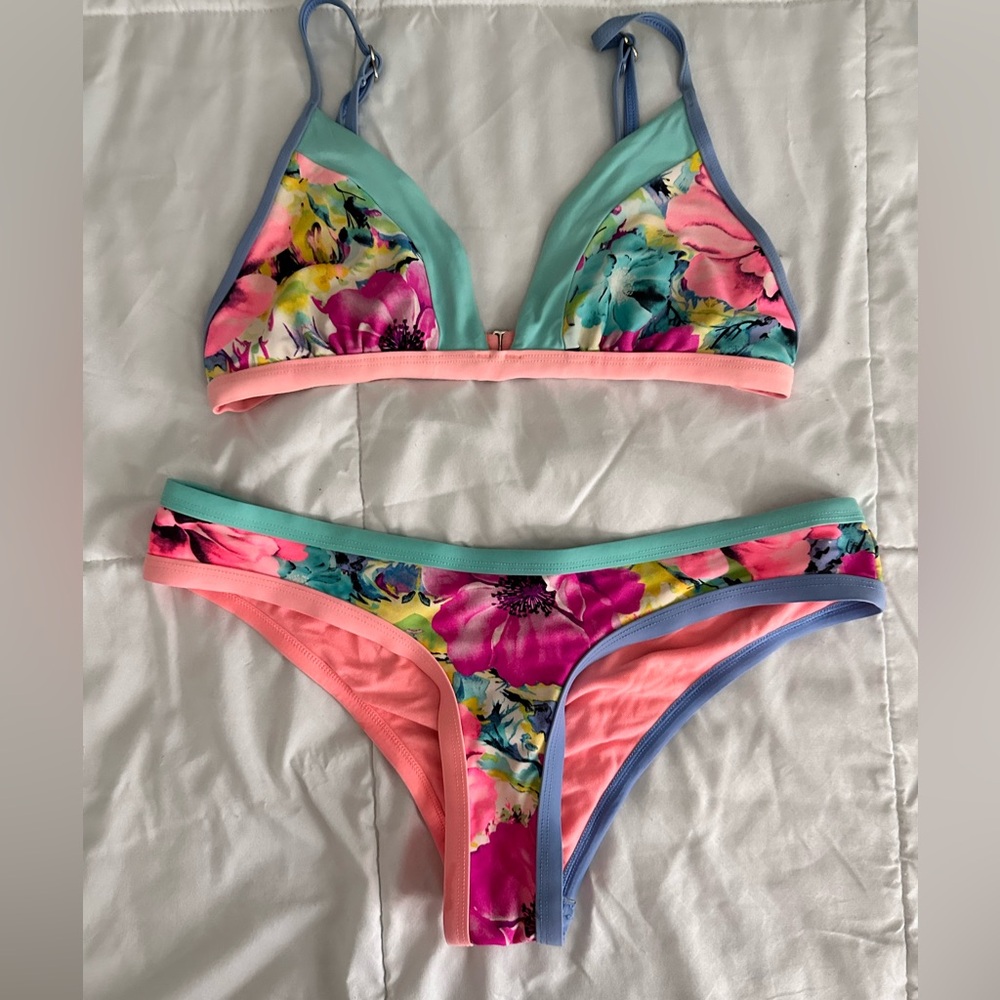 Used condition Eidon bikini. Size small both the top and bottom